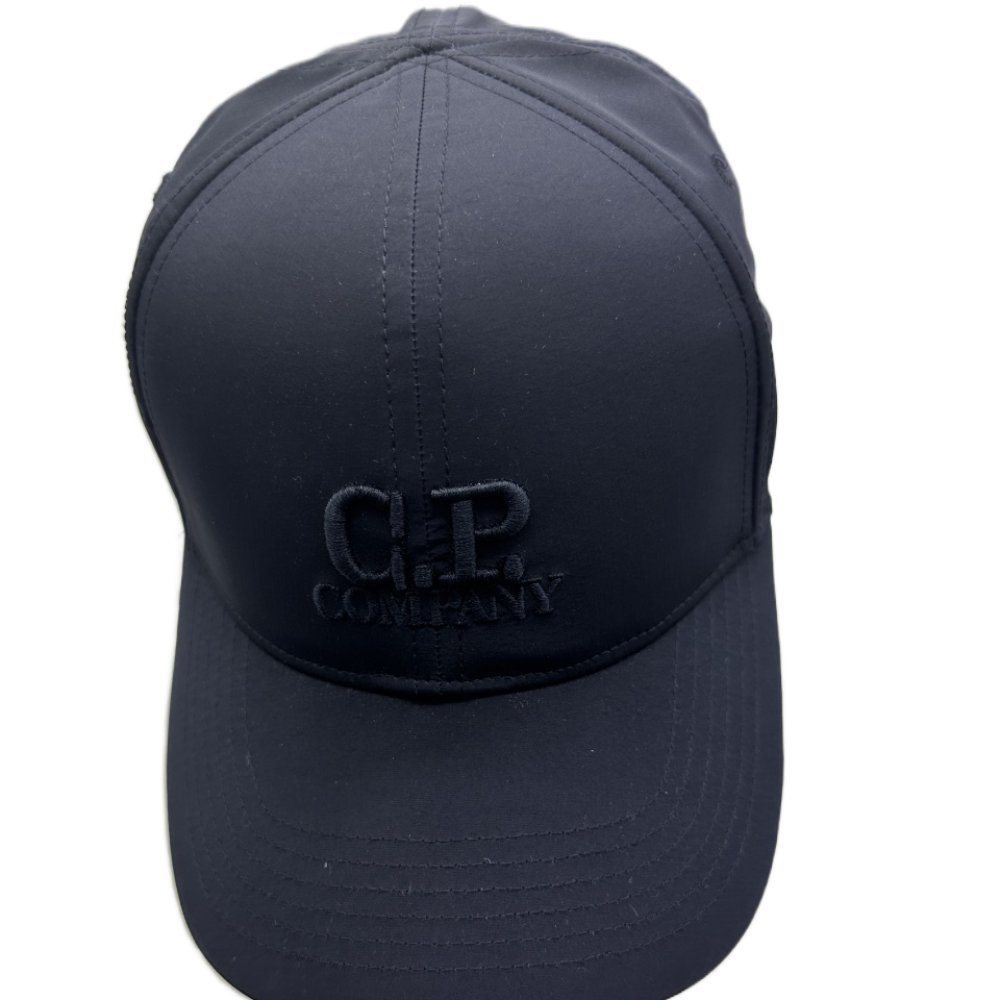 Wholesale Custom High Quality Men 5 Panel White Polyester Baseball Cap Rubber Logo Waterproof Laser Cut Hole Perforated Dad Hat