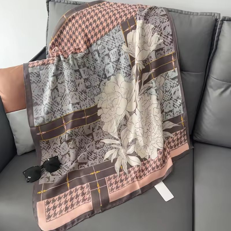 Good Sale Autumn and Spring Lady Small Floral Printed Long Scarf Custom Voile Very Soft Felling Long Scarf Shawls Hijab