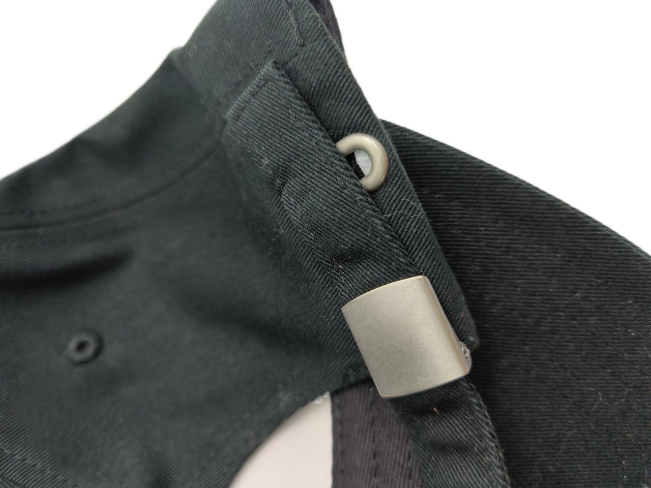 Black Embroidery Snap Closure Linen 6 Panel Running Curved Brim Baseball Cap Custom Logo